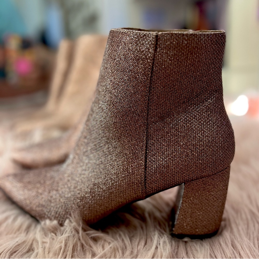 Gold glitter sparkly booties short boots Olivia & Kate size 9 dancing cowgirl